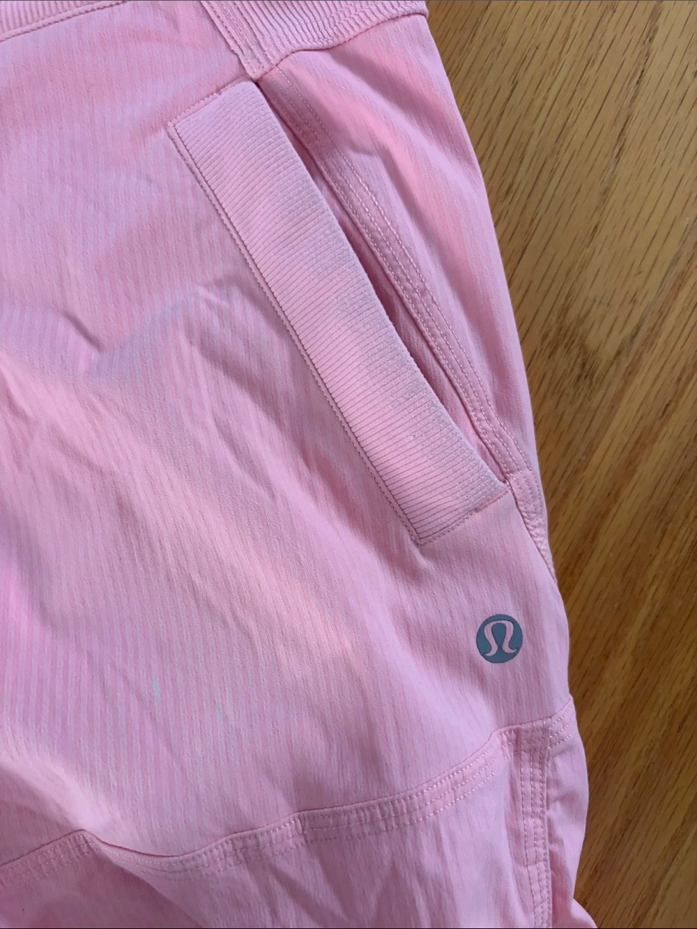 Lululemon studio dance pant Capri 6 light pink/peach